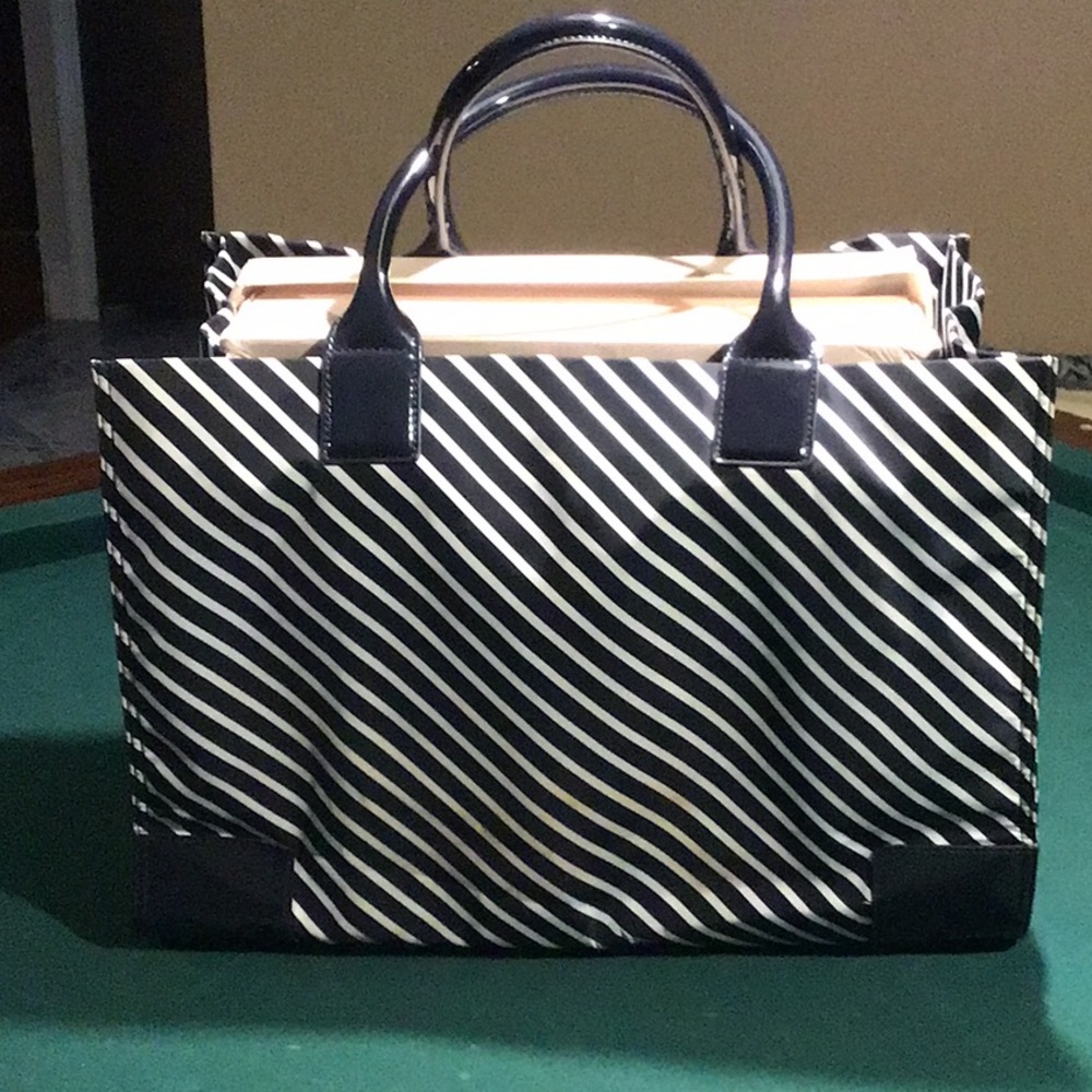 Tory Burch Hand Bag - Picture 2 of 14